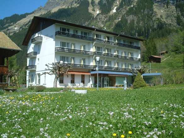 Швейцарская деревня миллионеров предпочла штраф приёму мигрантов | Русская весна