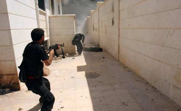 Фронтовая сводка: ВВС атакуют «ан-Нусру» в Алеппо, ИГИЛ воюет с боевиками ССА, курдами, САА и отстраняет наместника в Карьятейне | Русская весна