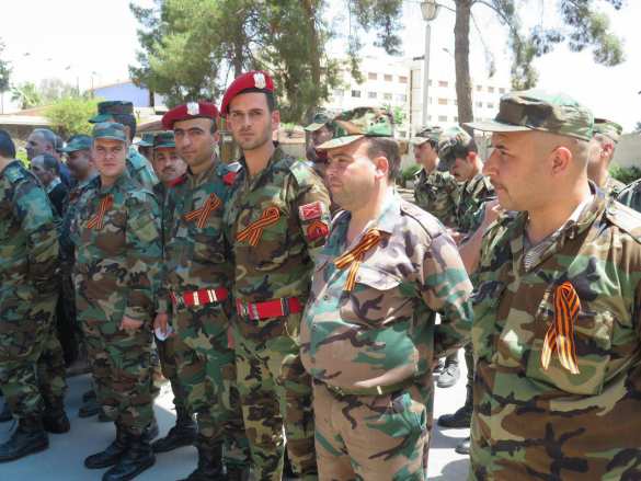 Армия Сирии поздравляет Россию: Офицеры САА надели «Георгиевские ленточки» — репортаж «РВ» (ФОТО, ВИДЕО) | Русская весна
