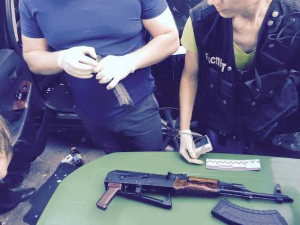 Автомобиль с деньгами и оружием на выборах в Чернигове принадлежал штабу кандидата — комроты батальона «Донбасс» (ФОТО+ВИДЕО) | Русская весна