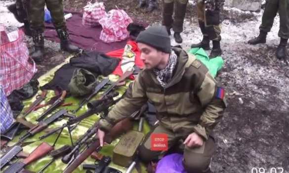 Военная полиция ДНР изъяла оружие Чехии, Германии, Америки (ВИДЕО) | Русская весна