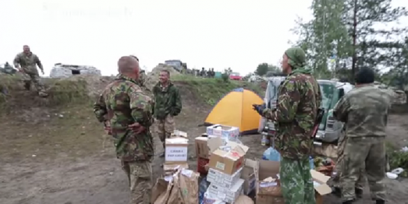В Волновахском районе нацгвардейцы под угрозой оружия отобрали алкоголь и мясные консервы из магазина | Русская весна
