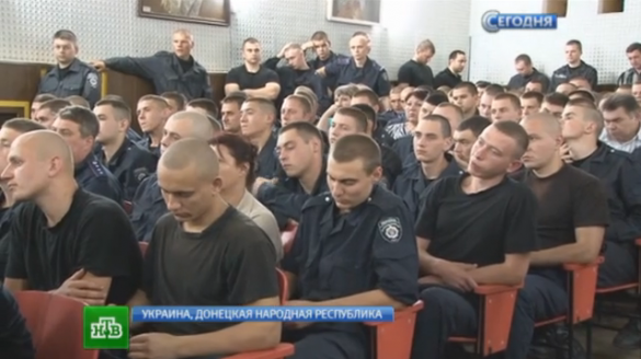 Еще одна воинская часть в Донецке без боя сложила оружие. Срочников Стрелков уволил в запас, офицерам и контрактникам предложил вступить в ВС ДНР Еще одна воинская часть в Донецке без боя сложила оружие. Срочников Стрелков уволил в запас, офицерам и контрактникам предложил вступить в ВС ДНР (+ видео) | Русская весна