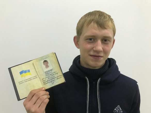 Украинцу, отказавшемуся от фамилии Путин, подарили iPhone (ФОТО) | Русская весна