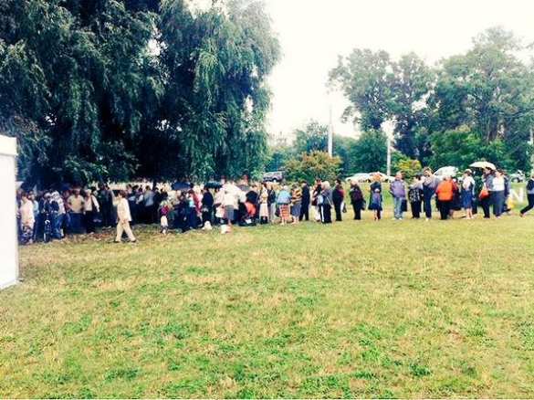 «Битва за Укроп» — в Чернигове толпа дерется за кулёк крупы, который можно получить в обмен на голос на местных выборах (ФОТО, ВИДЕО) | Русская весна