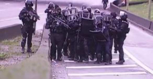 МОЛНИЯ: как минимум двое убиты в ходе нового захвата заложников в Париже (добавлено фото террористов) | Русская весна