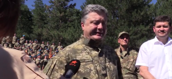 Слегка нетрезвый Порошенко на «Дне Высокомобильных Войск» заявил, что выведет войска из Широкино (ВИДЕОФАКТ) | Русская весна