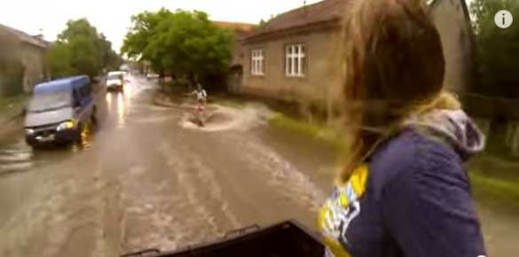 Суровый стрит-сёрфинг по-закарпатски: минутка юмора от венгерской и русинской общин края (ВИДЕО) | Русская весна