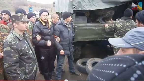 Жители Артемовска блокируют и разоружают национальную гвардию (видео) | Русская весна