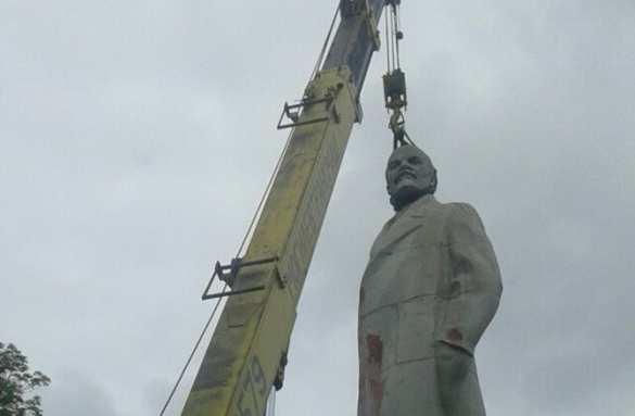 В Одессе сносят последний памятник Ленину (ФОТО) | Русская весна