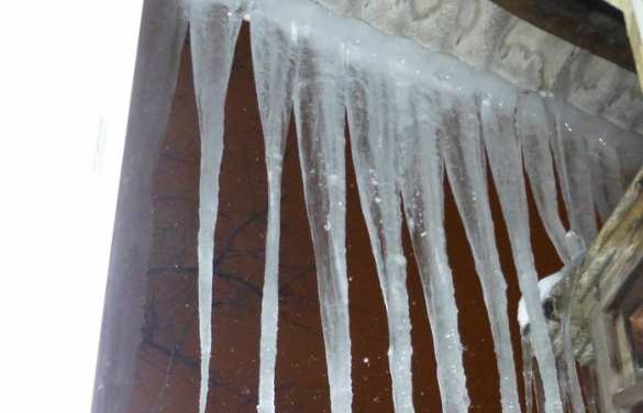 Люди в России гибнут всё чаще: в МЧС раскрыли печальную статистику схода наледи с крыш (ВИДЕО) | Русская весна