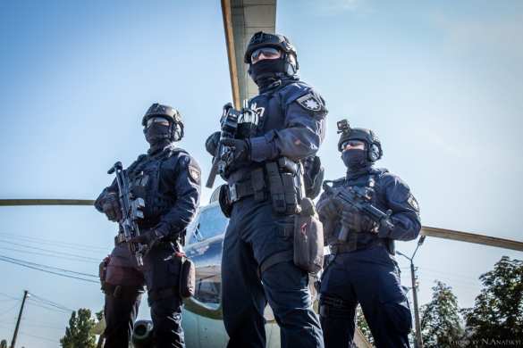 Украинский спецназ вылетел на Донбасс из-за конфликта на выборах (ФОТО) | Русская весна