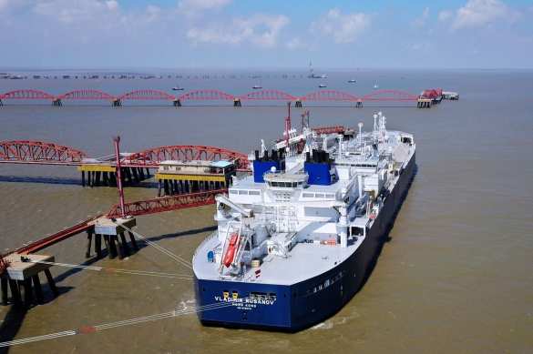 Растёт «таинственный флот» танкеров, помогающий РФ в экспорте нефти по всему миру, — CNN | Русская весна