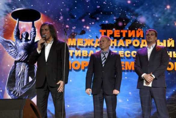 Президент фестиваля Александр Иншаков, Председатель Оргкомитета Александр Макеев, вице-президент фестиваля (г. Таганрог) Артем Екушевский При поддержке «Русской Весны» в Москве прошел международный фестиваль «Спорт — всем миром-2014» (+ФОТО) | Русская весна