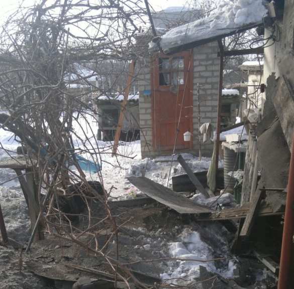 Последствия обстрела ВСУ: серьезные разрушения в Стаханове (ФОТО) | Русская весна