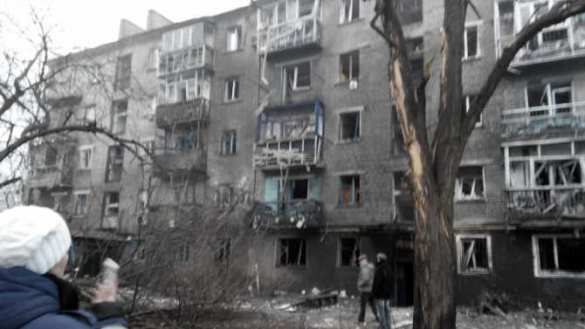 Стаханов под ураганным огнем украинской артиллерии. Среди мирного населения 8 убитых и более 30 раненых (Видео) | Русская весна