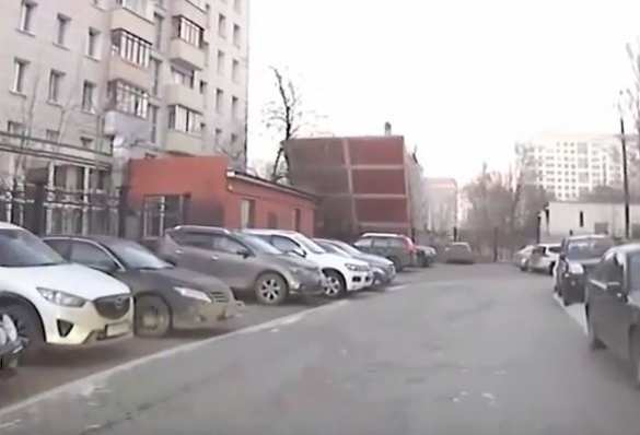 В Москве стена рухнула на автомобили (ВИДЕО) | Русская весна