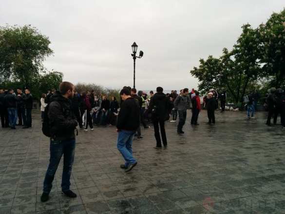 Нацисты собирают силы на Александровском проспекте для нового насилия в Одессе (трансляция) | Русская весна