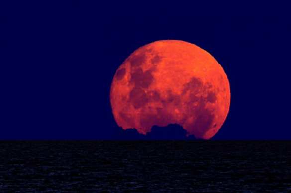 Над Донбассом взошла суперлуна (ФОТОРЕПОРТАЖ) | Русская весна