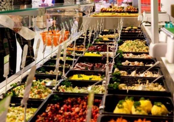 Голодный украинец съел в туалете супермаркета украденный салат и отказался платить | Русская весна