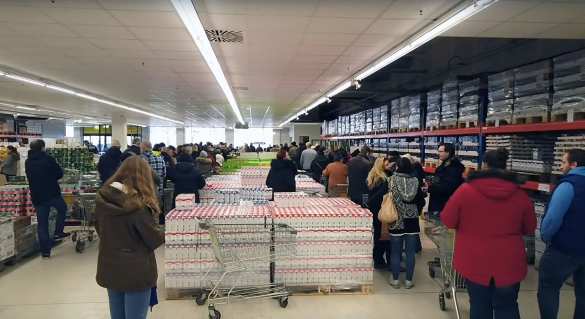 Российский магазин в Германии вызвал невероятный ажиотаж (ФОТО, ВИДЕО) | Русская весна