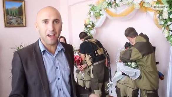 Донецк, свадьба ополченцев: автоматы, БРДМ, камуфляж (фото/видео) | Русская весна