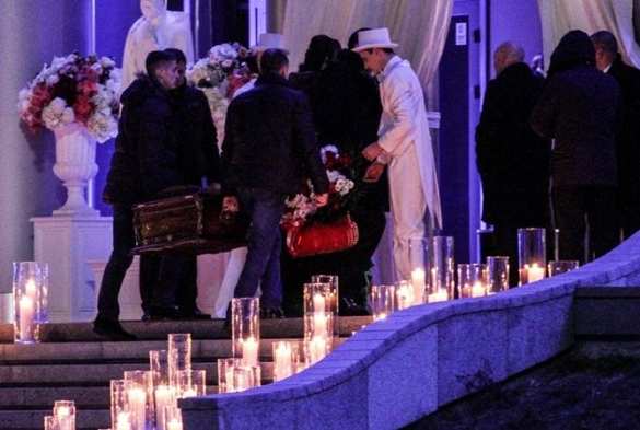 Дочери Тимошенко на свадьбу подарили гроб (фото) | Русская весна