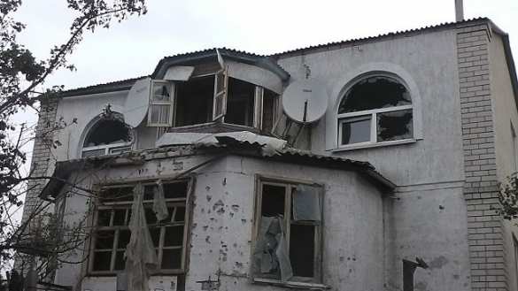 Последствия обстрелов Попасной украинскими карателями Вот такое перемирие: обстрелу карателей подверглись предместья Донецка и Попасная (видео, фото) | Русская весна