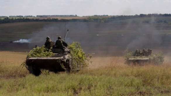 «Отражение атаки и переход в наступление»: в ДНР идут учения (ВИДЕО) | Русская весна