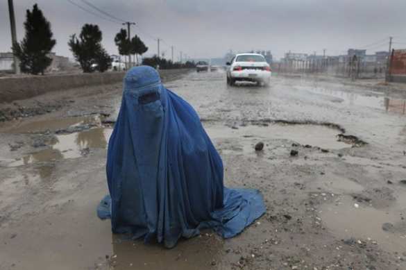 В Афганистане боевики «Талибана» забили камнями девушку, уличенную в измене (ВИДЕО 18+) | Русская весна