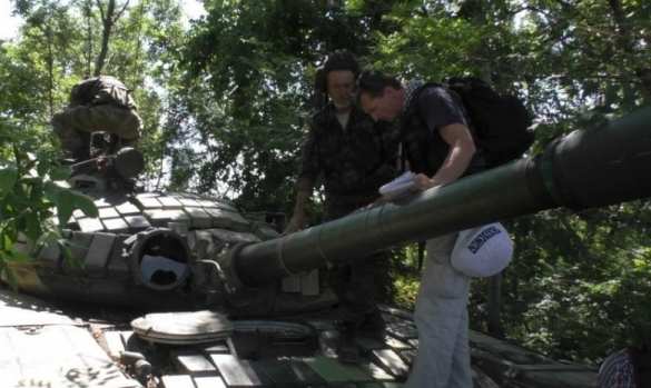 Ополчение ДНР начало отвод танков и бронемашин с позиций на северной окраине Горловки | Русская весна