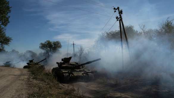 Разведка ДНР зафиксировала у линии фронта 11 украинских танков | Русская весна