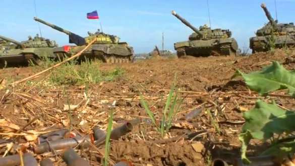 К маршу и бою готовы! — в ДНР прошел очередной этап «танкового биатлона» (ВИДЕО) | Русская весна