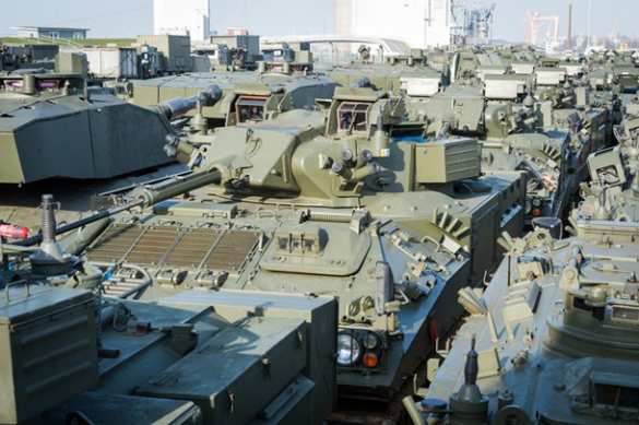 НАТО перебрасывает в Эстонию боевую технику (ФОТО) | Русская весна