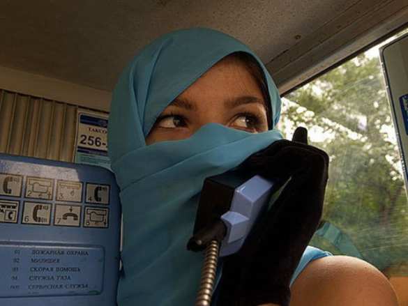 Телефонные «партизаны» в Киеве парализовали работу вокзала, станции метро, «5 канала» и еще 4 объектов  | Русская весна