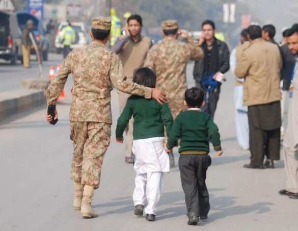 Кровавая бойня в школе Пакистана: смертники, штурм, более 120 убитых (фото/видео) | Русская весна