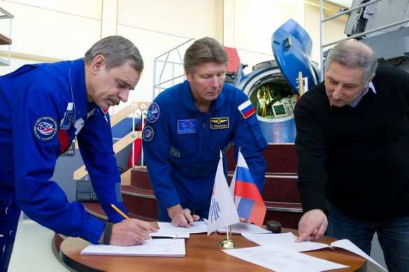 Экспедиция на МКС: космонавты сдают экзамены | Русская весна