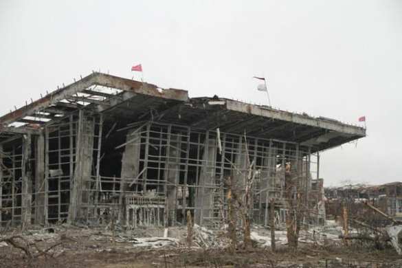 Donetsk airport comes under heavy shelling | Русская весна