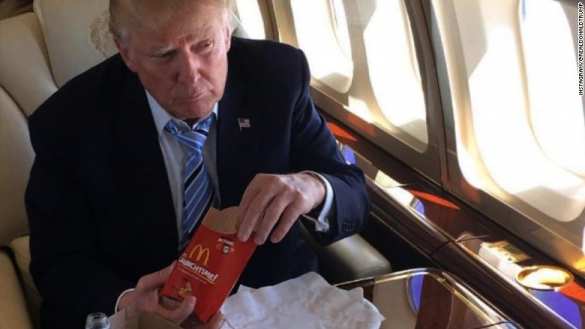 В США женщину-пилота, назвавшую Клинтон и Трампа «шайкой лжецов», сняли с рейса | Русская весна