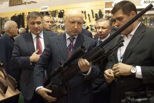 Аваков и Турчинов могут ликвидировать Порошенко и захватить власть, — политолог (ВИДЕО) | Русская весна