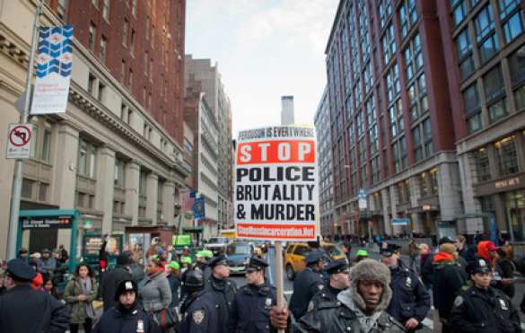 В США полицейского, застрелившего темнокожего подростка, признали невиновным | Русская весна