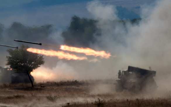 Артиллеристы ЛНР провели учебные стрельбы из РСЗО «Град» (ФОТОЛЕНТА) | Русская весна