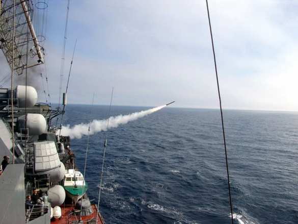 НАТО пыталось проводить с Украиной морские учения - укры чуть не утопили канадски корабль (видео) НАТО пыталось проводить с Украиной морские учения — украинцы чуть не утопили канадский корабль (видео) | Русская весна