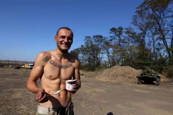 В Волновахском районе «Азов» продолжает грабежи магазинов | Русская весна