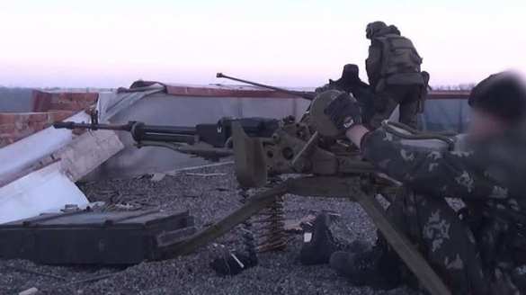 Военный обзор: трудный путь к победе. Отступающие ВСУ прикрываются мирными жителями, ставя пушки и танки прямо у стен жилых домов | Русская весна