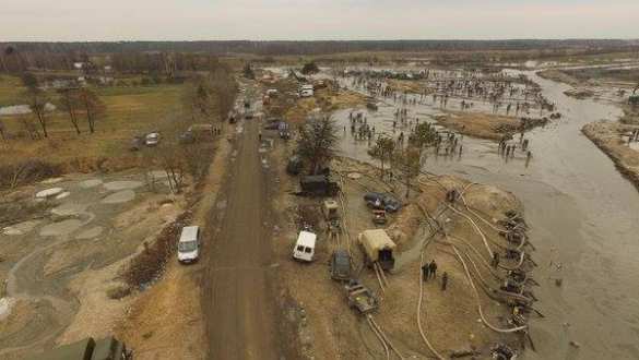 «Это даже не Гондурас. Это Судан», — украинский журналист о незаконной добыче янтаря на Волыни (ФОТО) | Русская весна