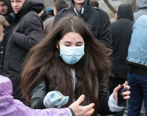 Украинцы забросали посольство США в Киеве навозом (ВИДЕО) | Русская весна