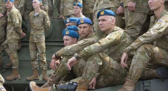 «Это дно какое-то»: что думают украинские десантники об отмене голубых беретов (ФОТО) | Русская весна