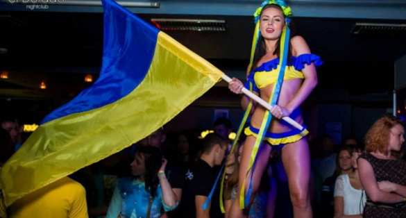Проститутки приветствуют ВСУ лозунгом «Слава Украине», в ответ те кричат «Героям слава», — киевский журнал | Русская весна