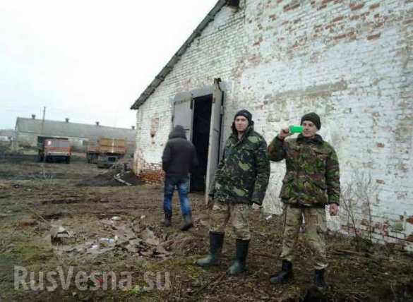 Die ukrainischen Soldaten erhalten &quot;Belohnung&quot; für die Verteidigung der Uglegorsk: sie sind in Ställe für Vieh untergebracht (FOTOS) | Русская весна